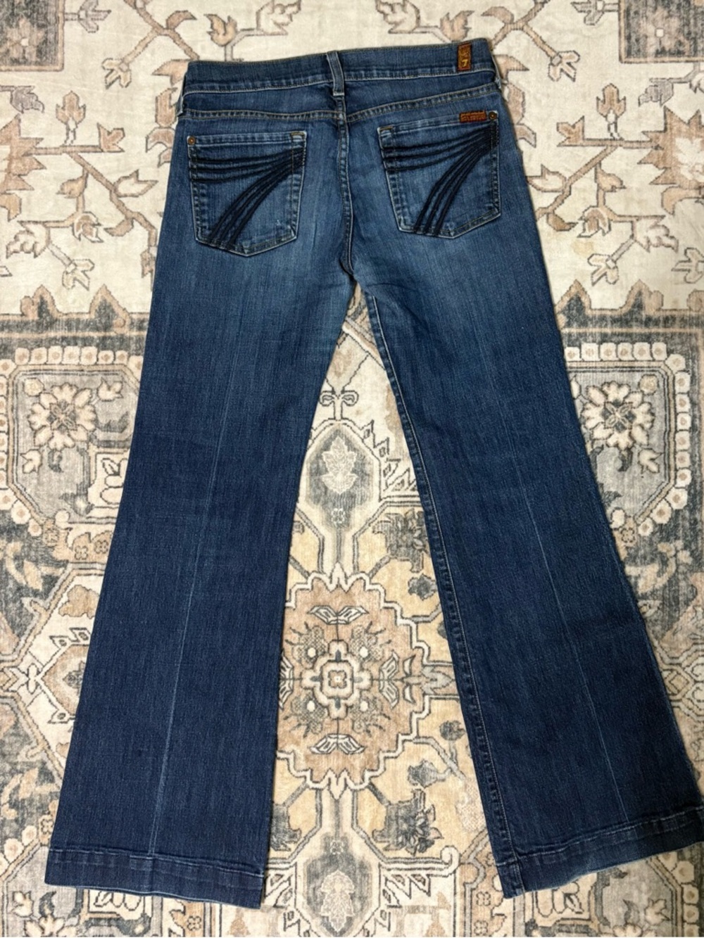 7 For All Mankind - Dojo 7
Size 27 x 31